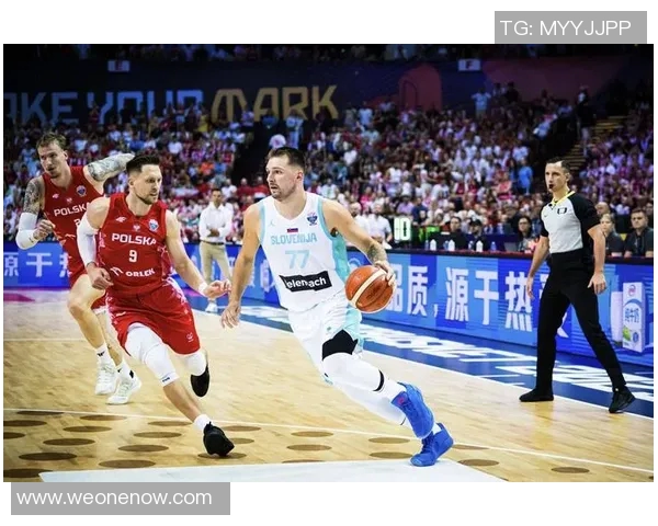 中国男篮对决波兰队篮世杯精彩瞬间回顾与赛后分析